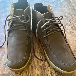 Mens olukai boots brand new